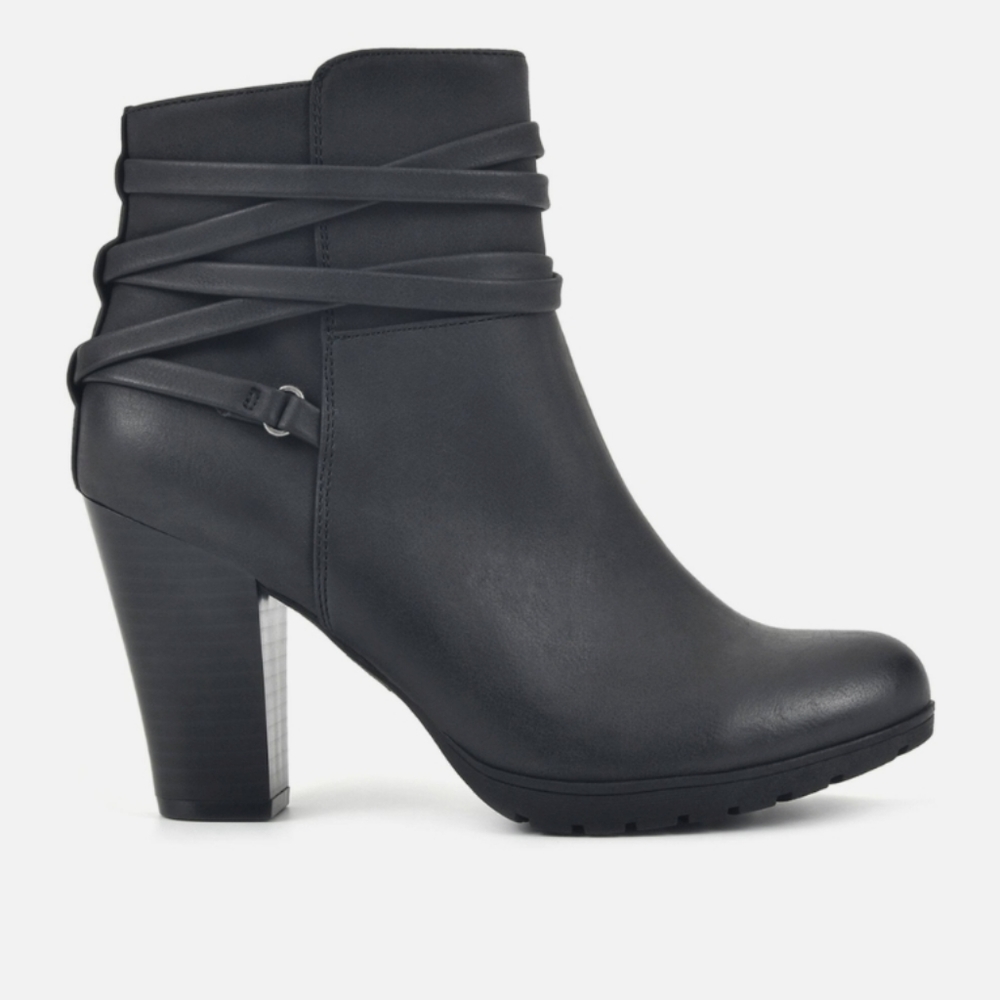 White Mountain black boots
